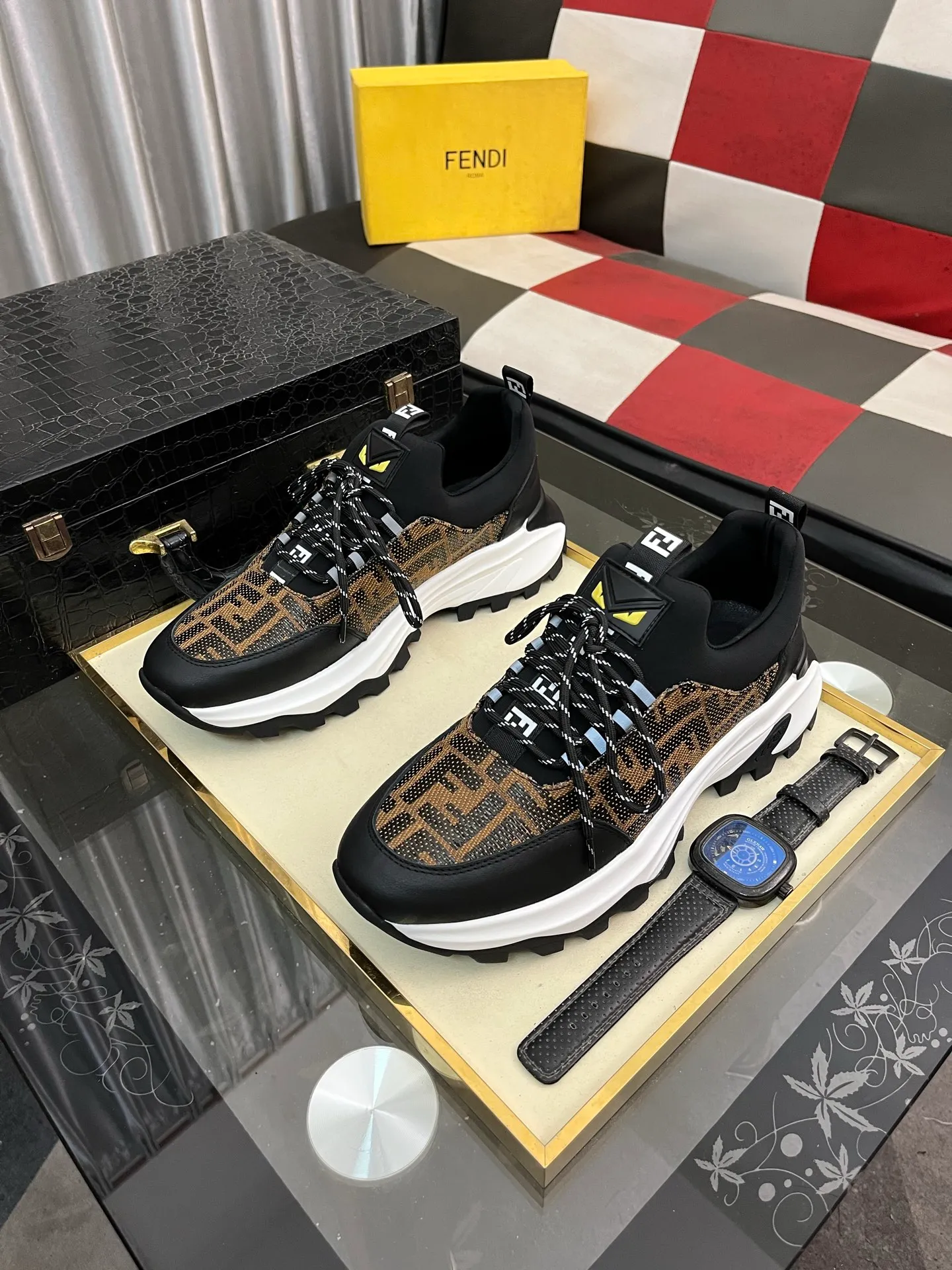 Men's Men's Shoes💰458⌚️⌚️[FENDI] Fendi's classic and comfortable men's, this complex sneaker is made of soft calfskin➕genuine leather lining➕original ultra-light rubber material with rough outsole. This unique light style is suitable for the casual and refined sensibility of this season. It is comfortable and natural on the feet. It is an everyday style for casual travel in autumn and winter! 38−443️⃣colors available
